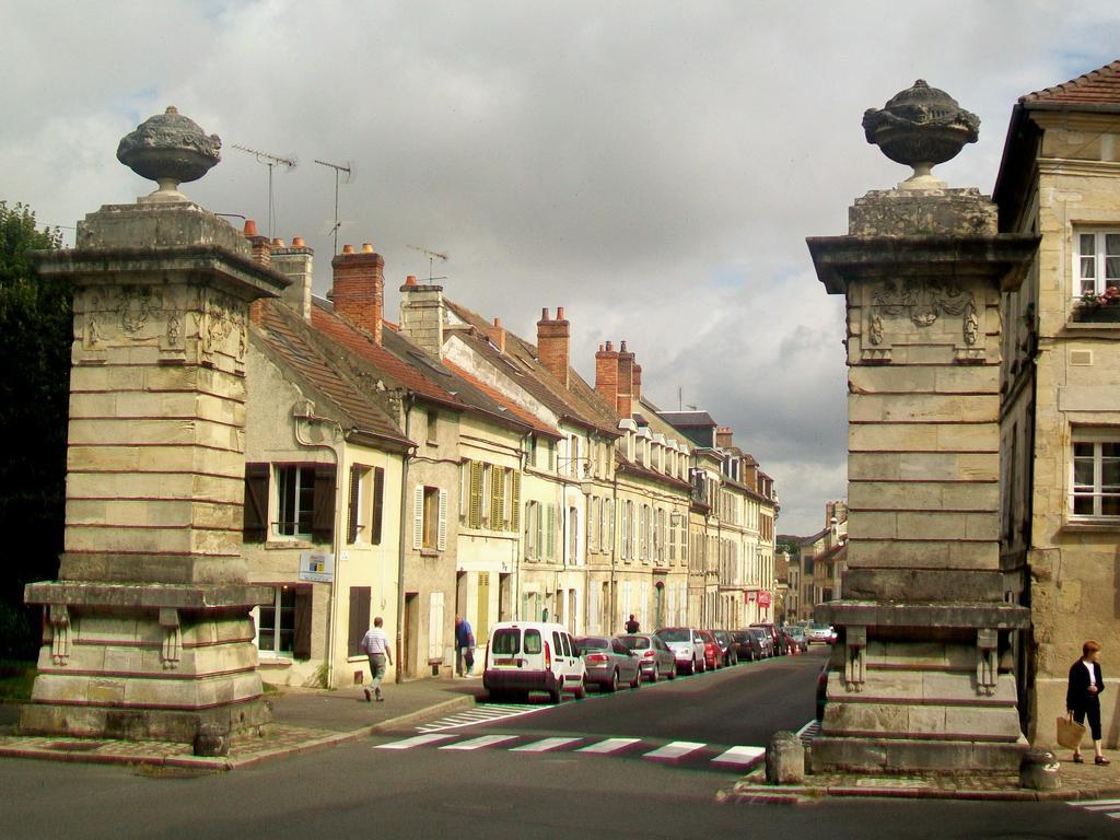 Maison De Ville Bed and Breakfast Magny-en-Vexin Εξωτερικό φωτογραφία