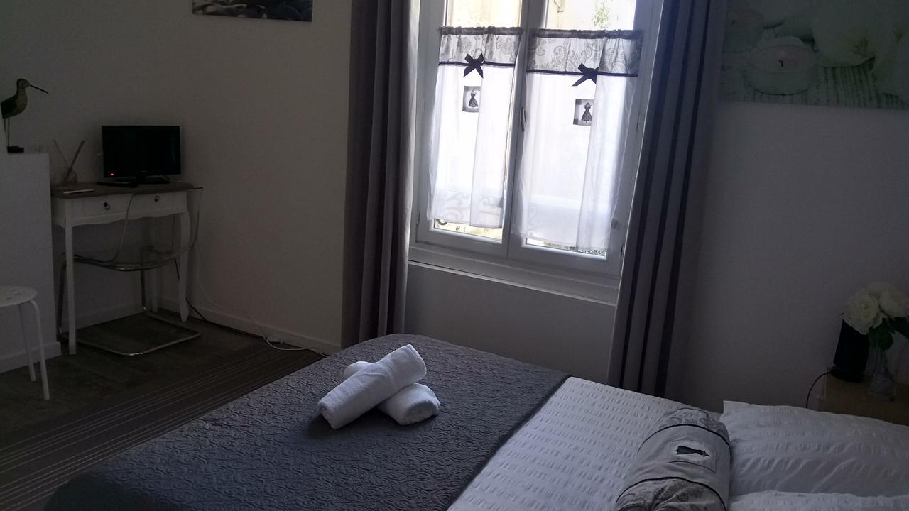 Maison De Ville Bed and Breakfast Magny-en-Vexin Εξωτερικό φωτογραφία